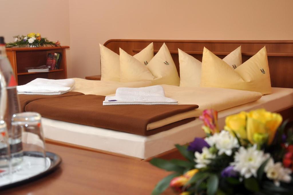 Rennsteighotel Herrnberger Hof Neuhaus am Rennweg Chambre photo